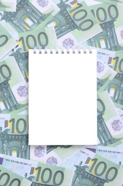 Beyaz defter ile temiz Sayfalar yeşil parasal mezhepleri 100 milyon avroluk bir dizi yalan. Bir sürü para sonsuz bir yığın oluşturur