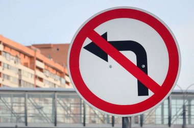 Sola dönüş, kopyalanamaz, çoðaltýlamaz, taklit edilemez Trafik işaretleri ile dışarı çapraz ok sol