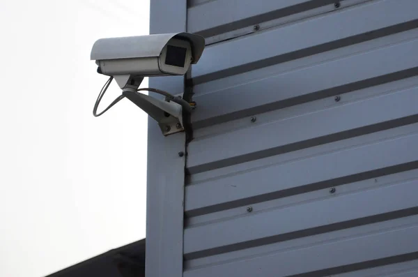 White Surveillance Camera Built Metal Wall Office Building — Stock Photo, Image