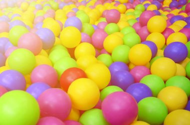 Bir çocuk ballpit bir Bahçesi, birçok renkli plastik topları. Desen kadar kapatın