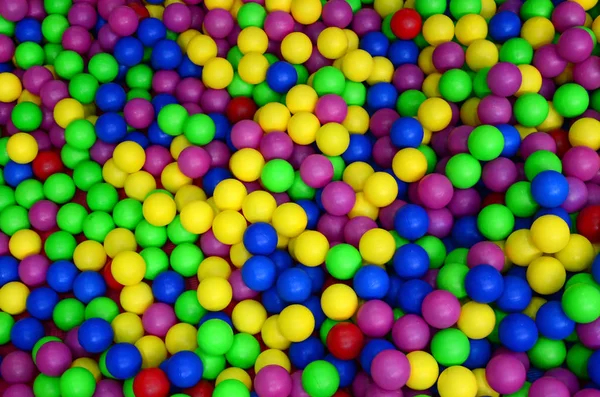 Viele Bunte Plastikbälle Einem Kinderballkasten Auf Einem Spielplatz Nahaufnahme — Stockfoto