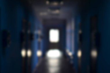 İhmal edilen bir kamu Binası, kasvetli koridor bulanık görüntü. Bir yoksul konut yüksek katlı binada bir kamusal alan ufuk resmi