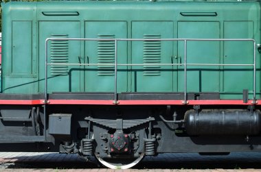 Şok emiciler ve fren cihazlar ile modern Rus Elektrikli tren tekerlekleri. Taksi tarafında