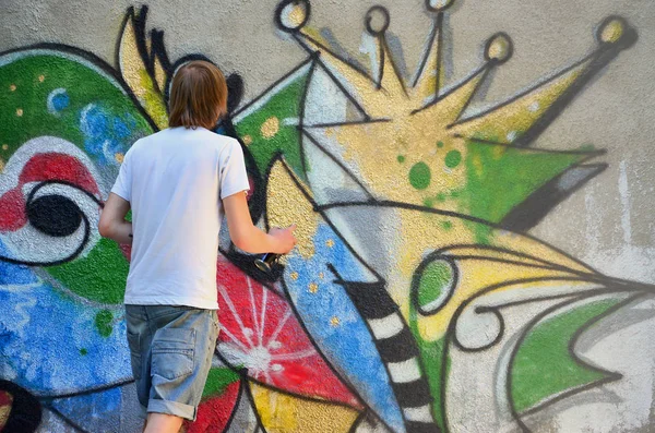 Foto Het Proces Van Een Graffiti Patroon Puttend Uit Een — Stockfoto