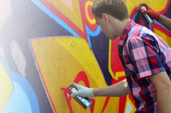 Young Red Haired Graffiti Artist Paints New Graffiti Wall Photo — Stock Photo, Image