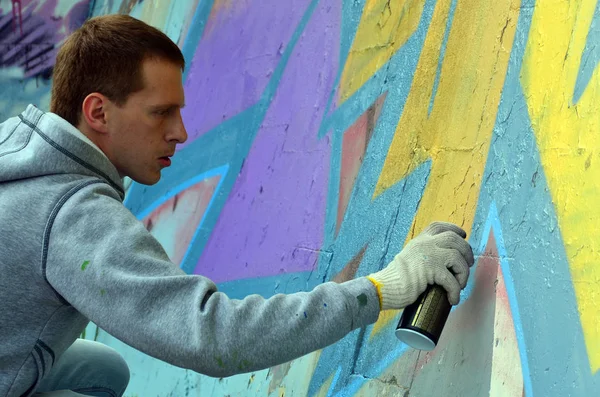 Young Red Haired Graffiti Artist Paints New Graffiti Wall Photo — Stock Photo, Image