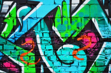 Ayrıntılı görüntü renk grafiti çizim. Arka sokak sanatı resim. Profesyonel grafiti sanatçısı tarafından renkli şaheser bir parçası