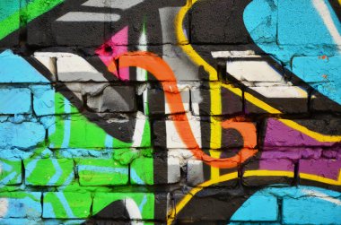 Ayrıntılı görüntü renk grafiti çizim. Arka sokak sanatı resim. Profesyonel grafiti sanatçısı tarafından renkli şaheser bir parçası