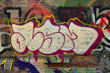 Sanat toprak altında. Güzel sokak sanat graffiti tarzı. Duvar Soyut çizimler ev boya ile dekore edilmiştir. Modern ikonik kentsel kültür sokak gençlik. Soyut şık resim duvarda