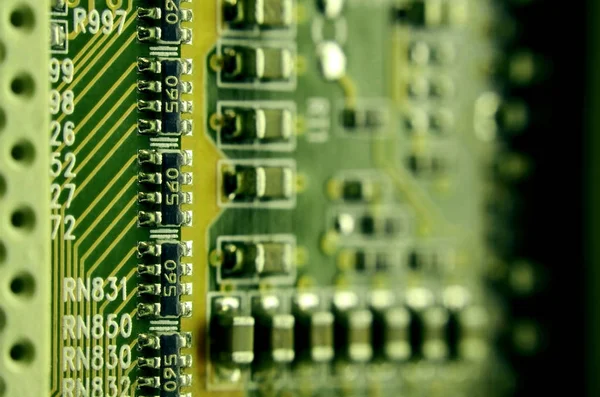 Primer Plano Placa Micro Circuito Color Antecedentes Tecnológicos Abstractos Mecanismo — Foto de Stock