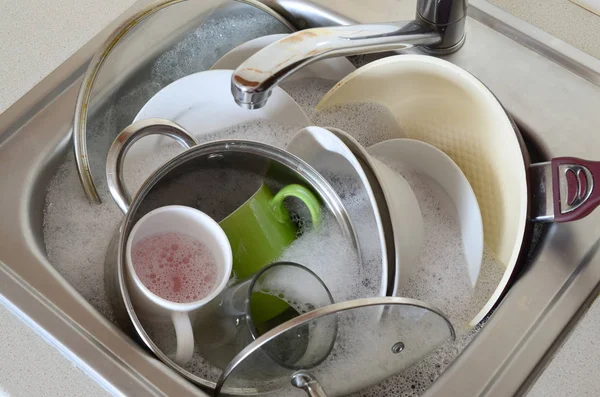 Dirty Dishes Unwashed Kitchen Appliances Filled Kitchen Sink — Stock Photo, Image