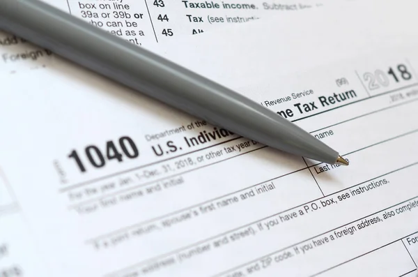 Caneta Encontra Formulário Imposto 1040 Eua Retorno Imposto Renda Individual — Fotografia de Stock