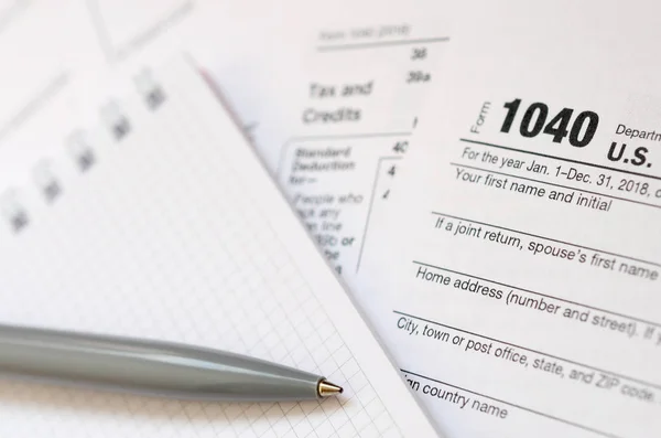 Caneta Caderno Está Formulário Imposto 1040 Eua Retorno Imposto Renda — Fotografia de Stock