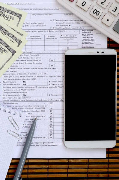 Composition Items Lying 1040 Tax Form Dollar Bills Pen Calculator — Stock Photo, Image