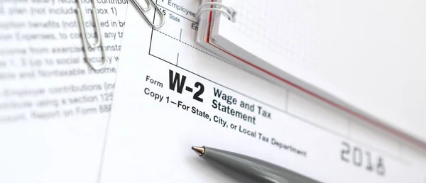 Caneta Caderno Formulário Imposto Salário Declaração Fiscal Tempo Para Pagar — Fotografia de Stock