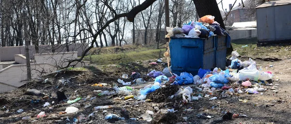 Garbage Can Packed Garbage Waste Untimely Removal Garbage Populated Areas — Stock Photo, Image