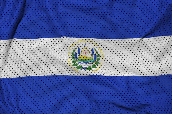 El Salvador zászló nyomtatott-ra egy poliészter nylon sportruházat háló fa — Stock Fotó