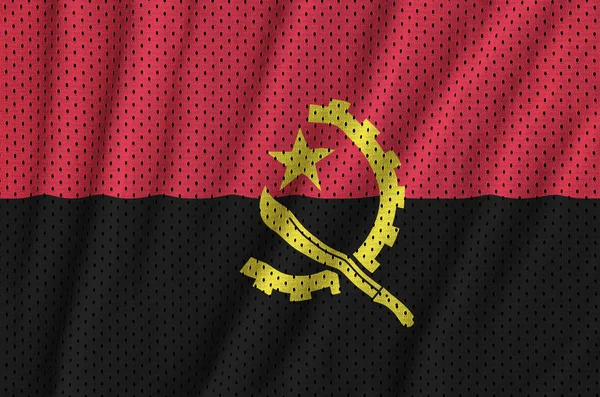 Флаг Анголы напечатан на полиэфирной нейлоновой ткани из спортивной сетки — стоковое фото