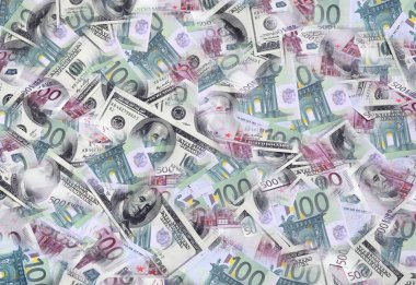 Birçok banknottan yığın halinde yalan 100 ve 500 euro euro banknot görüntülerini bir kolaj