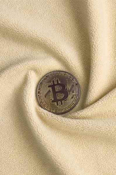 Bitcoin Doré Trouve Sur Une Couverture Faite Doux Moelleux Tissu — Photo