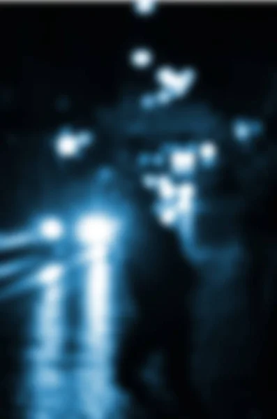 Размытое Ночное Движение Дороге Ослабленное Изображение Автомобилей Путешествующих Светящимися Фарами — стоковое фото
