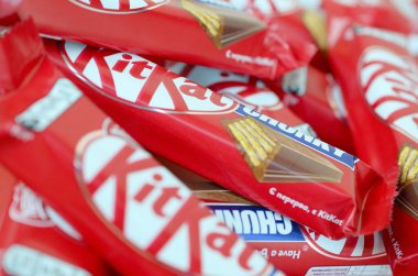 Kit Kat, 1911 yılında Rowntree 's of York, İngiltere' de üretilen çikolata kaplı gofret. 1988 'de Rowntree' yi satın alan Nestle şimdi Kit Kat 'i küresel olarak satıyor