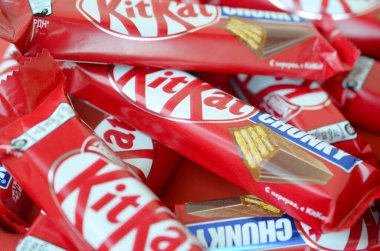 Kit Kat, 1911 yılında Rowntree 's of York, İngiltere' de üretilen çikolata kaplı gofret. 1988 'de Rowntree' yi satın alan Nestle şimdi Kit Kat 'i küresel olarak satıyor