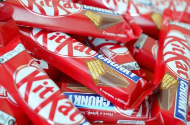 Kit Kat, 1911 yılında Rowntree 's of York, İngiltere' de üretilen çikolata kaplı gofret. 1988 'de Rowntree' yi satın alan Nestle şimdi Kit Kat 'i küresel olarak satıyor