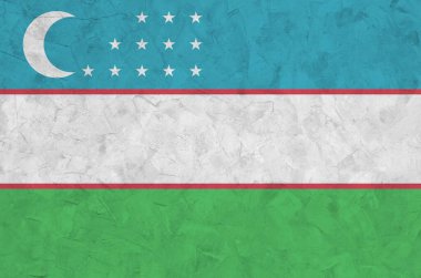 Özbekistan bayrağı, eski kabartma duvarlara parlak boya renkleriyle resmedilmiş. Kabataslak arkaplanda desenli pankart