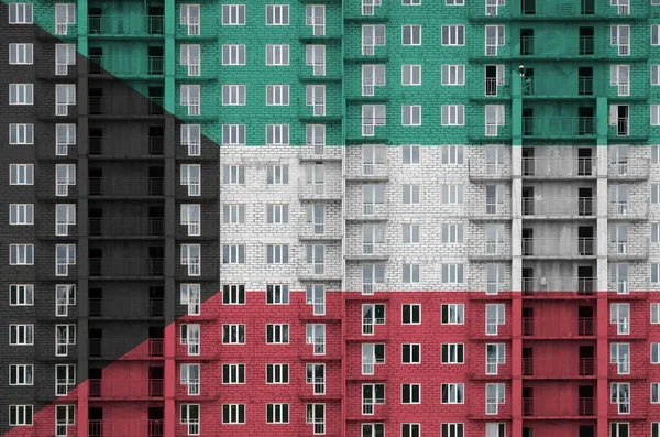 Bandera Kuwait Representada Colores Pintura Edificio Residencial Varios Pisos Construcción — Foto de Stock