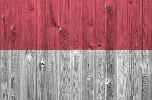 印度尼西亚国旗在旧的木制墙壁上涂上鲜艳的油漆 粗糙背景的纹理横幅 — 图库照片