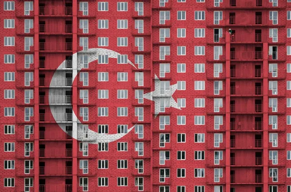 Turecká Vlajka Vyobrazená Barvách Vícepodlažní Obytné Budově Výstavbě Texturovaný Banner — Stock fotografie