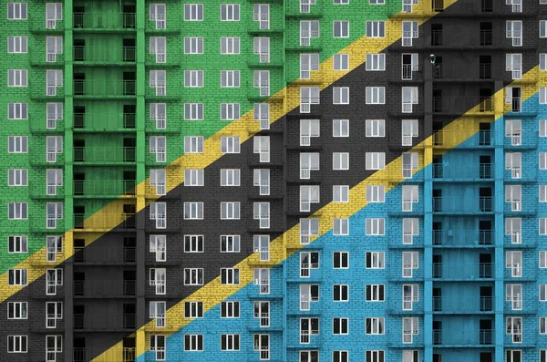 Bandera Tanzania Representada Colores Pintura Edificio Residencial Varios Pisos Construcción — Foto de Stock