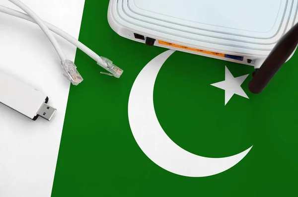 Pakistan Flag Depicted Table Internet Rj45 Cable Wireless Usb Adapter — Stock Photo, Image