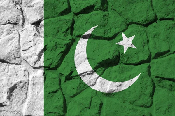 Pákistánská Vlajka Zblízka Vyobrazená Barvách Staré Kamenné Zdi Texturovaný Banner — Stock fotografie