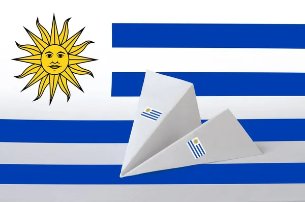 Flaga Urugwaju Przedstawiona Papierowym Samolocie Origami Orientalna Koncepcja Sztuki Ręcznej — Zdjęcie stockowe
