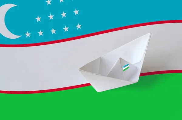 Üzbegisztán Zászló Ábrázolt Papír Origami Hajó Közelkép Keleti Kézműves Művészeti — Stock Fotó