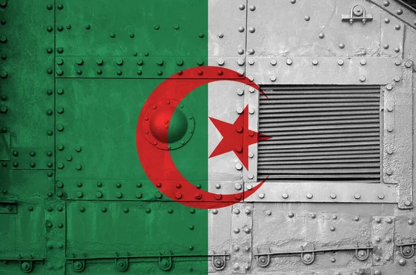 Σημαία Αλγερίας Απεικονίζεται Στο Πλάι Μέρος Του Στρατιωτικού Τεθωρακισμένο Δεξαμενή — Φωτογραφία Αρχείου