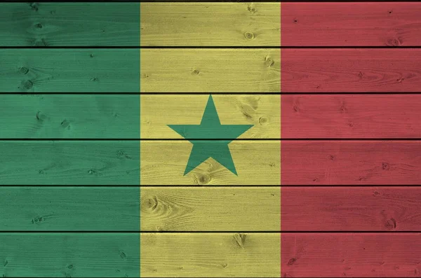 Bandeira Senegal Retratada Cores Tinta Brilhante Parede Madeira Velha Fechar — Fotografia de Stock