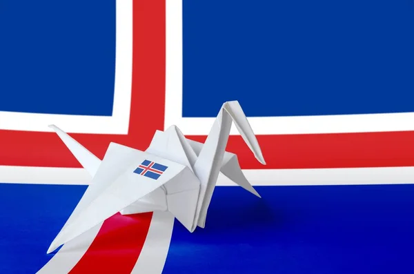 Σημαία Ισλανδίας Απεικονίζεται Χάρτινο Φτερό Γερανού Origami Ανατολίτικες Χειροποίητες Τέχνες — Φωτογραφία Αρχείου