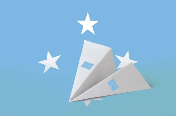 Mikronéská Vlajka Vyobrazená Papírovém Origami Letadle Orientální Ruční Umělecký Koncept — Stock fotografie