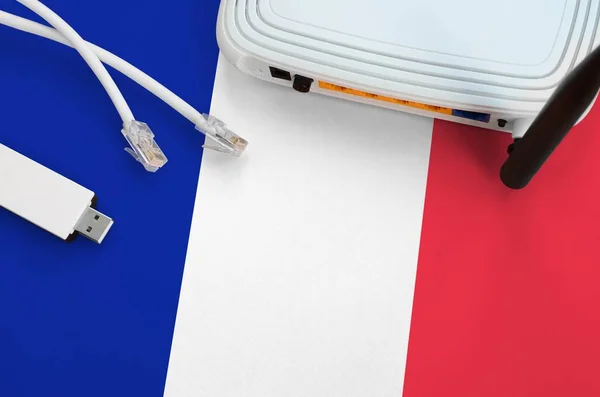 Bandeira França Representado Mesa Com Internet Cabo Rj45 Adaptador Usb — Fotografia de Stock