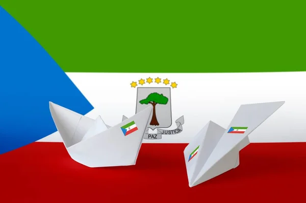 Флаг Экваториальной Гвинеи Изображён Бумажном Самолете Лодке Оригами Концепция Восточного — стоковое фото