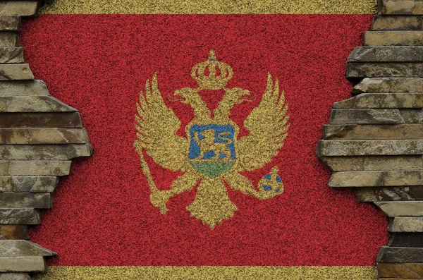 Flaga Czarnogóry Przedstawiona Kolorach Farby Starych Kamiennych Ścianach Bliska Baner — Zdjęcie stockowe