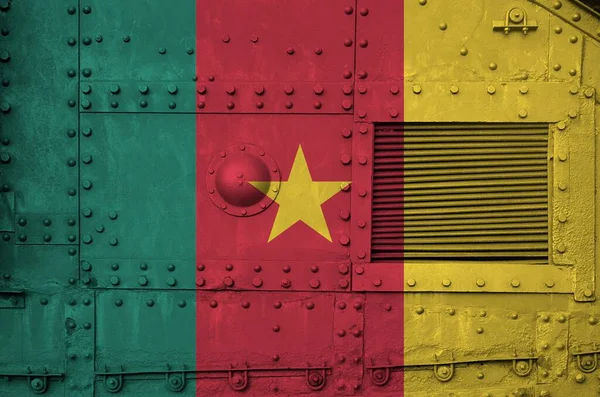 Bandera Camerún Representada Parte Lateral Del Tanque Blindado Militar Cerca —  Fotos de Stock