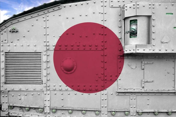 Japan Vlag Afgebeeld Zijkant Deel Van Militaire Gepantserde Tank Van — Stockfoto