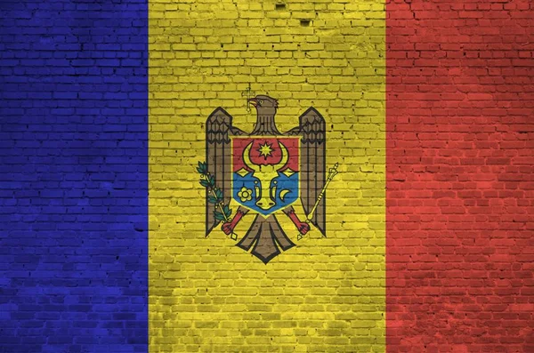 Moldavská Vlajka Vyobrazená Barvách Barvy Staré Cihlové Zdi Zblízka Texturované — Stock fotografie