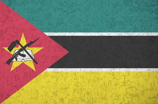 Bandeira Moçambique Retratada Cores Tinta Brilhantes Parede Reboco Relevo Antigo — Fotografia de Stock