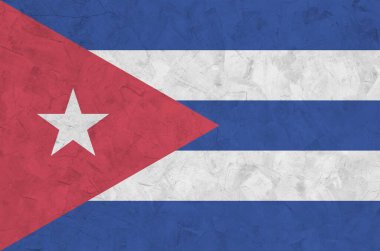 Küba bayrağı, eski kabartma duvarda parlak boya renkleriyle resmedilmiş. Kabataslak arkaplanda desenli pankart