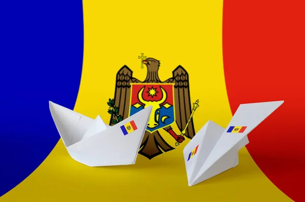 Прапор Молдови Зображений Паперовому Літаку Оригамі Човні Східне Мистецтво Ручної — стокове фото